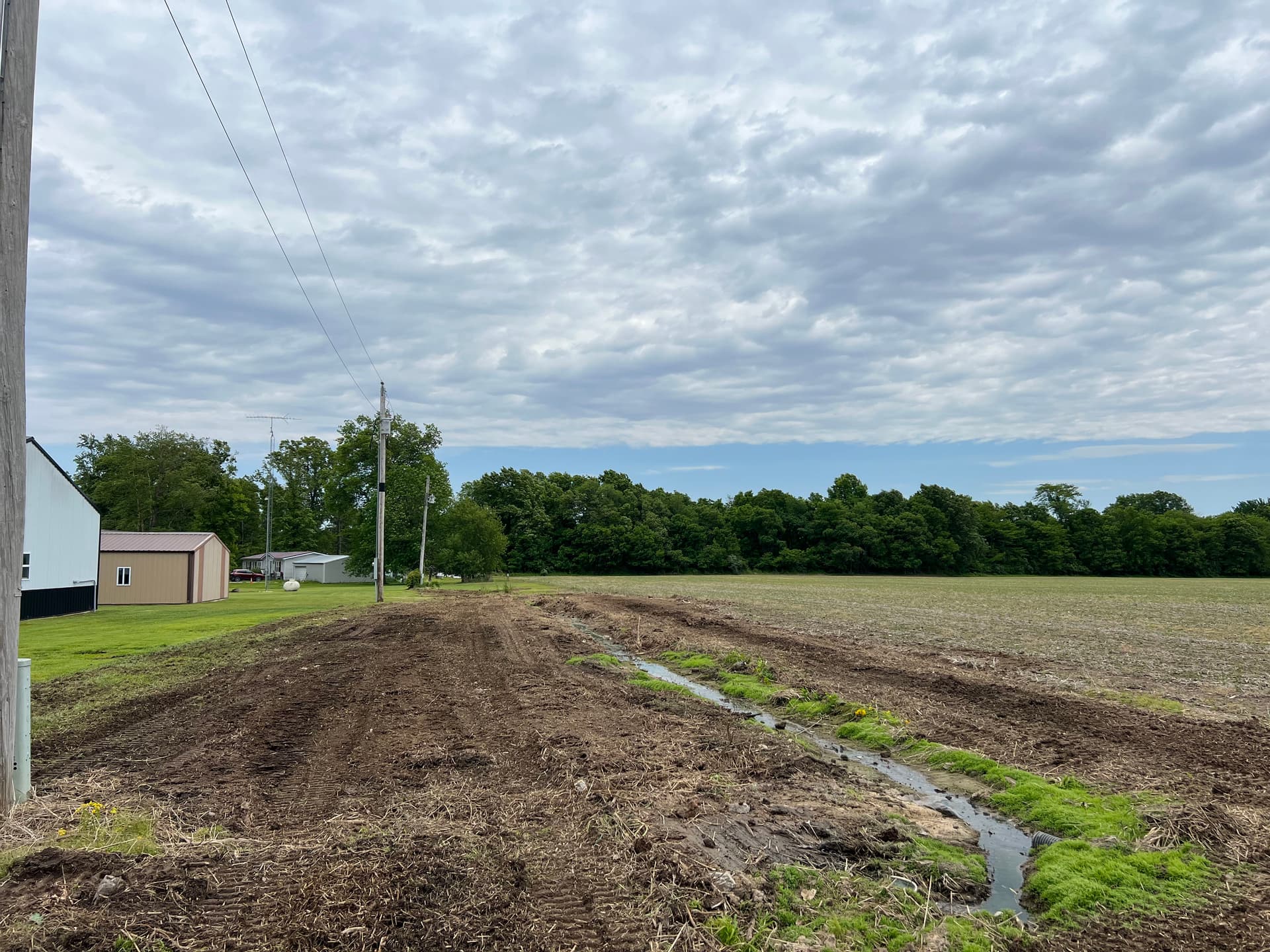 Gallery photos for Drainage Ditch and Fine Grading Fix a Soggy Yard: Image #2