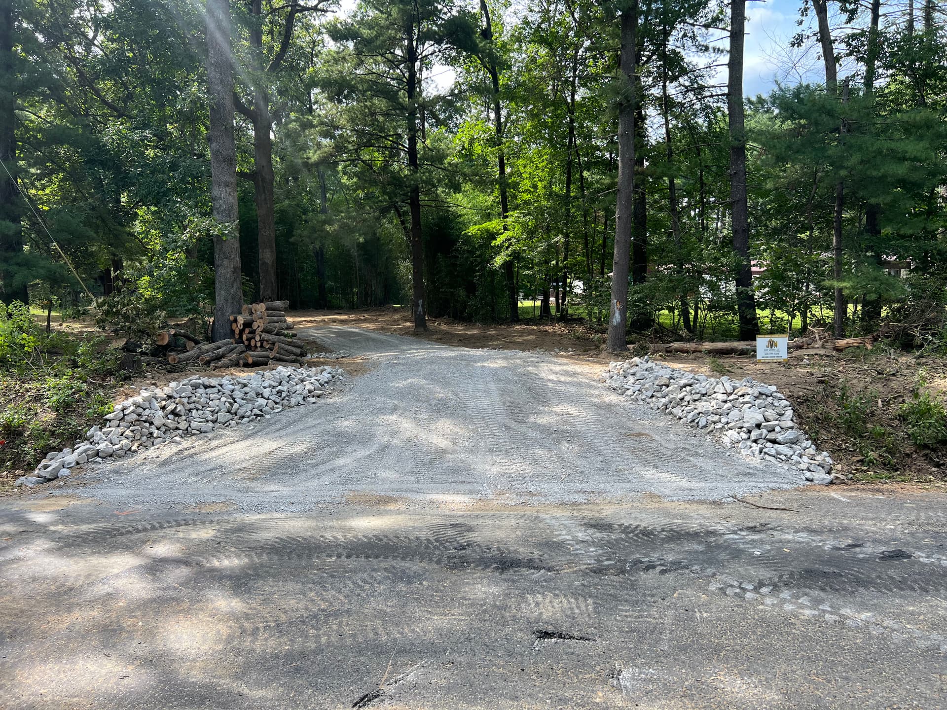 Gallery photos for Land Clearing and Driveway Build for a Pole Barn Site in Wayne County, IL: Image #1